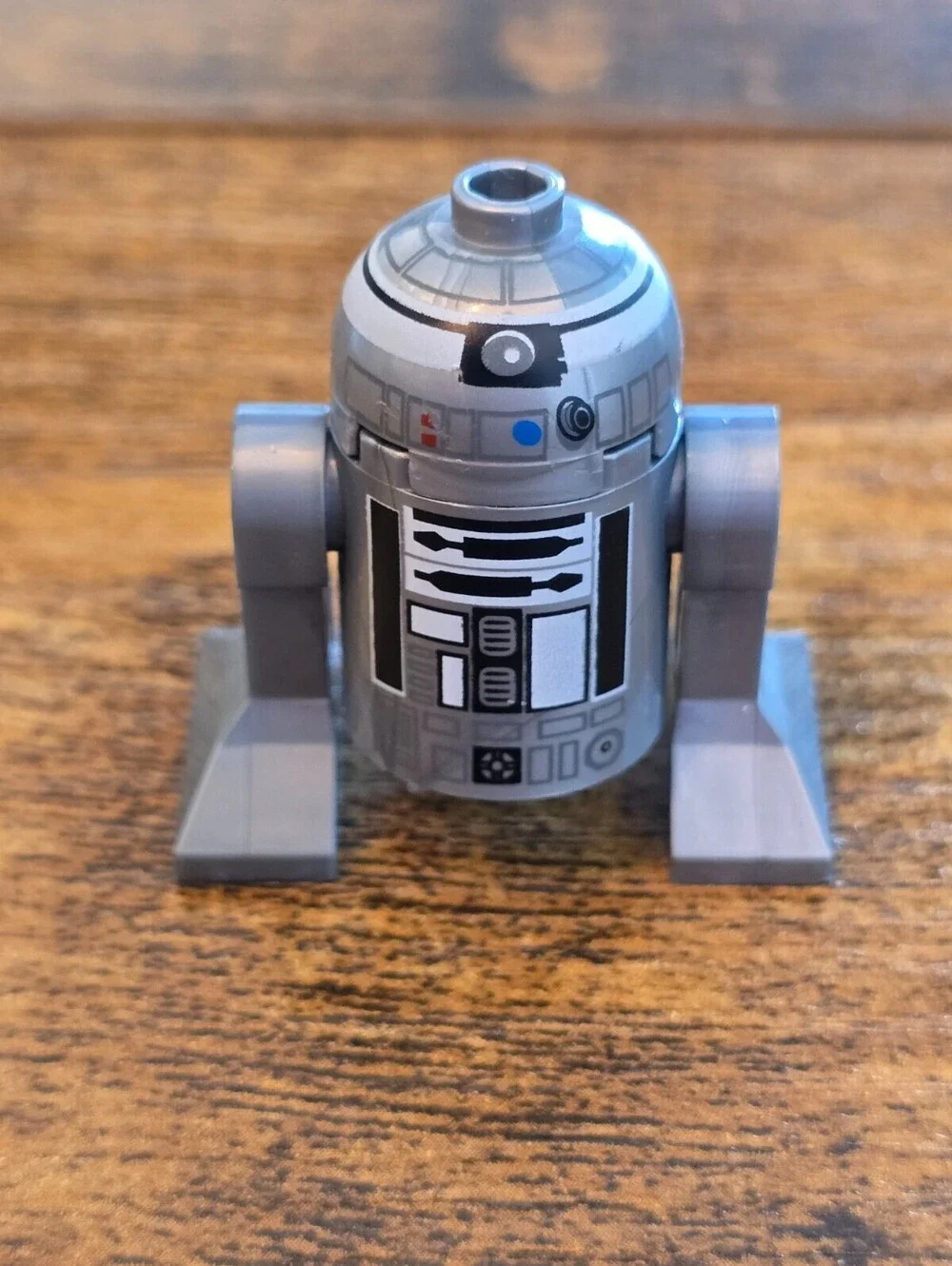 LEGO Star Wars Astromech Droid, R2-Q2 (Small Red Dots) minifigure
